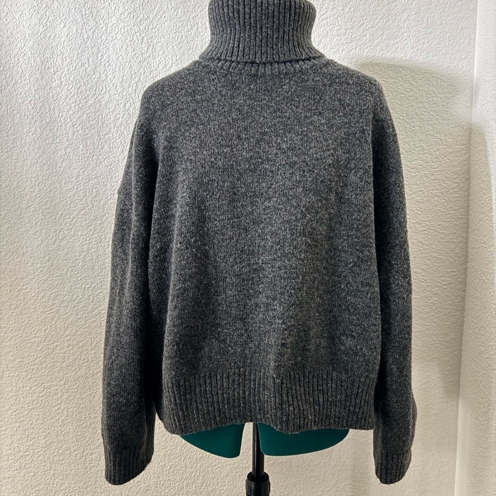 H&M Oversized Turtleneck Sweater • Gray Wool Blend • Size XL • Slouchy Cozy Fit